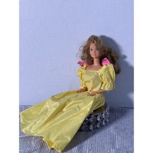 Vintage 1985 Barbie Heart Family Surprise Party Fashion Doll Yellow Dress Mattel